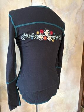 Alp N Rock. Absolutely gorgeous. Fits XS-S. True embroidery.